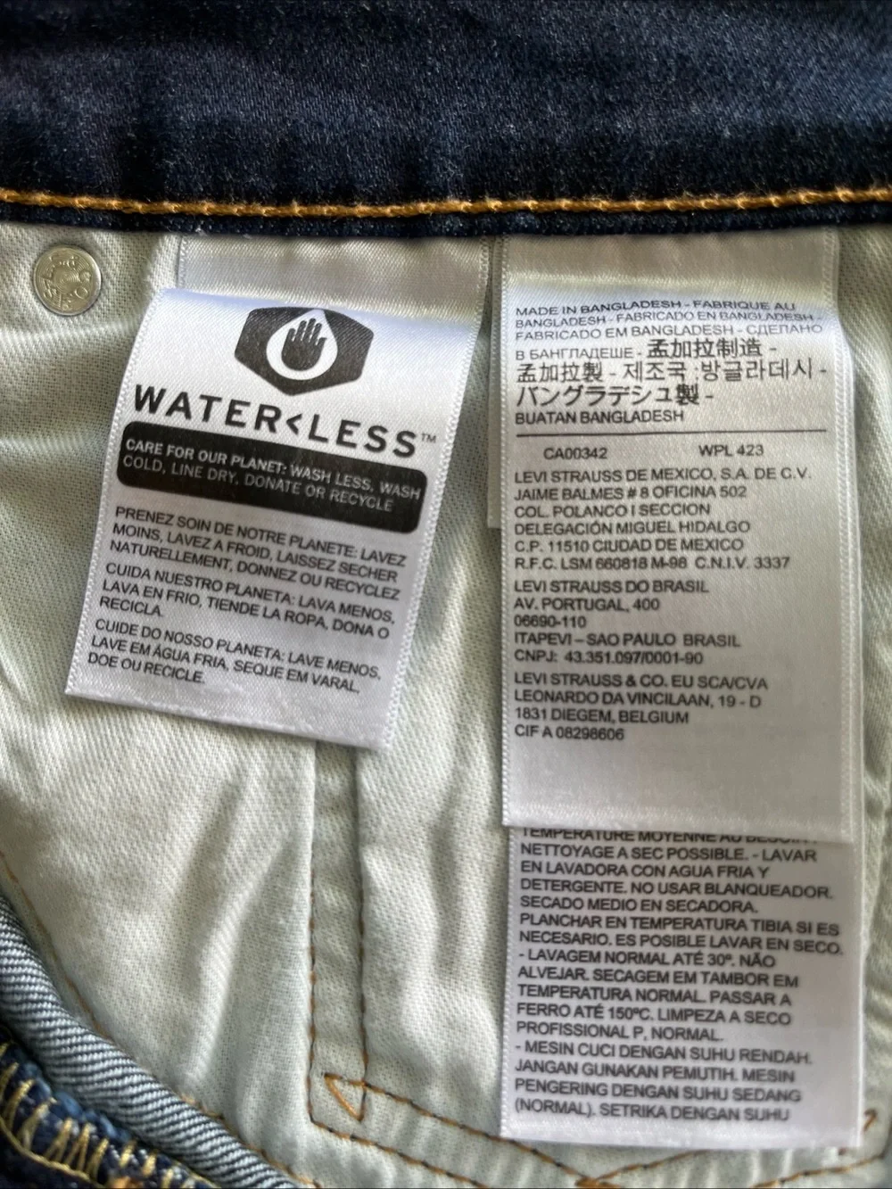 Levi's men’s Dark Indigo Straight Leg Jeans 514 32/32 professionally hemmed